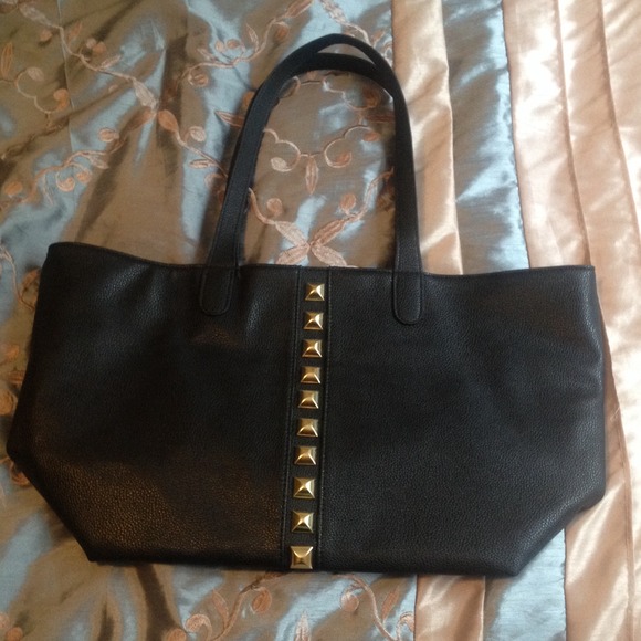 ❌SOLD❌Studdec black bag - Picture 2 of 3