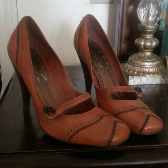 BCBGirl mary jane heel sz 8.5