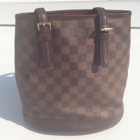 Louis Vuitton damier ebene bucket