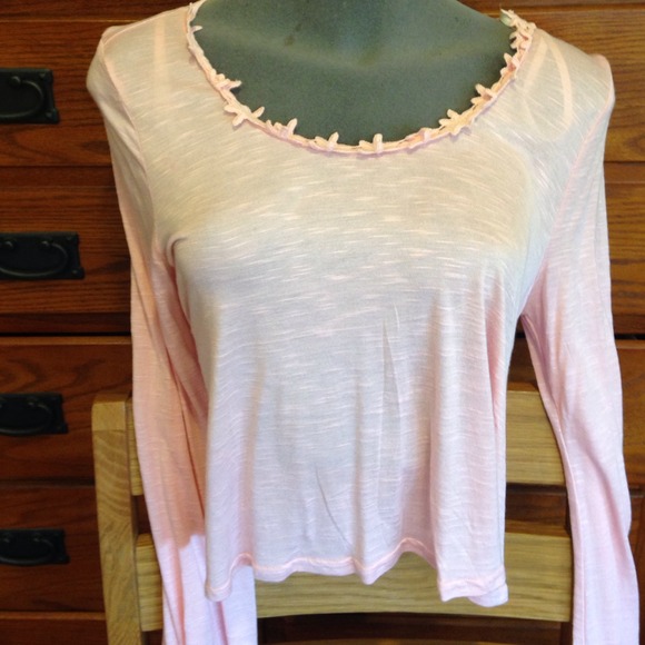 Very cute peach colored top