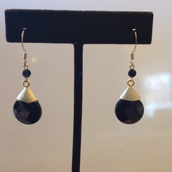 Jet faceted drop earrings.