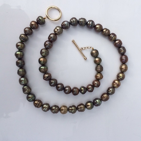 14kt Verde freshwater pearl necklace