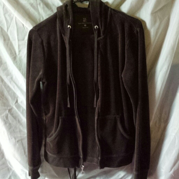 Valour New York n Company jogging suit.