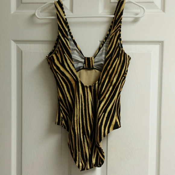 Bathing suit - Picture 2 of 2