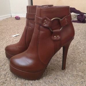 Brown Heel Boots 🚫 on hold!