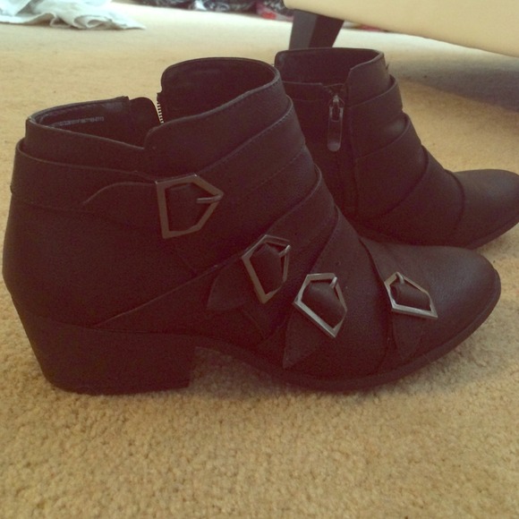 Sam & Libby ankle boots