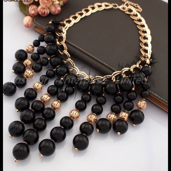 BIG CHAIN/PEARL/FEATHER NECKLACE