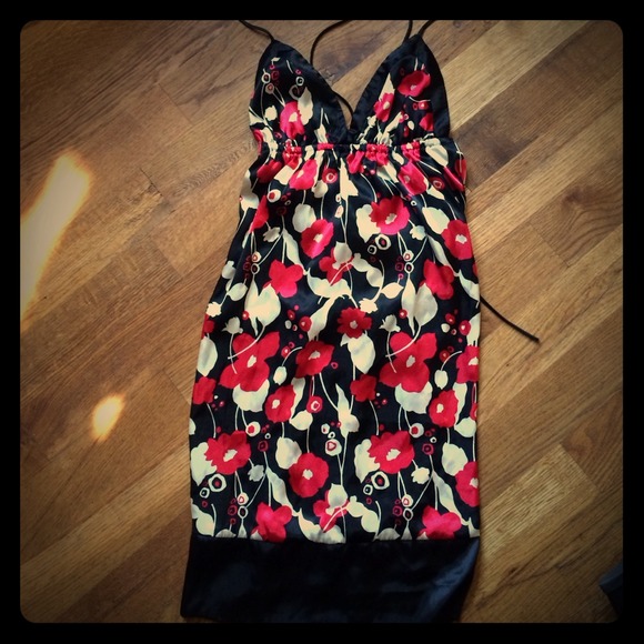 Red black & white  floral spring / summer dress