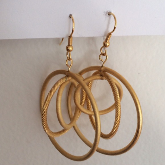 Brushed gold hoop earrings