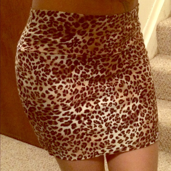 Leopard bodycon skirt