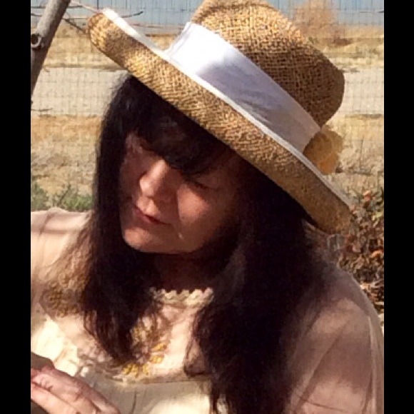 Anna\'s Hat  is beautiful !? main image 4