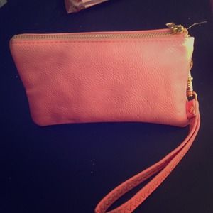 Coral wristlet👛