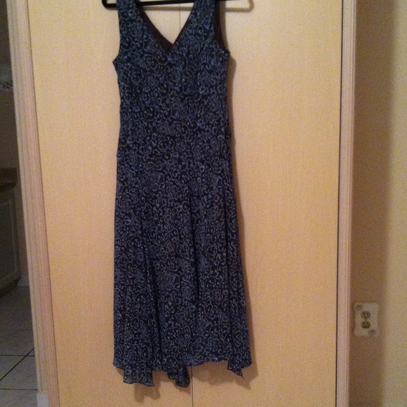 Dress - Picture 3 of 3