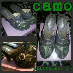 Camo print platform clogs