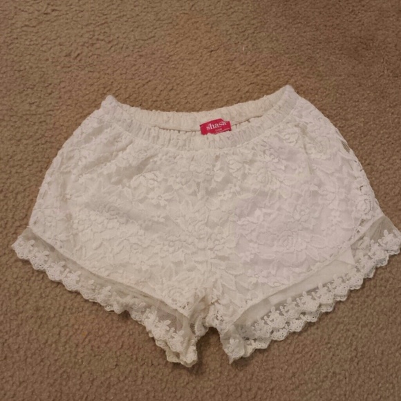 White lace shorts