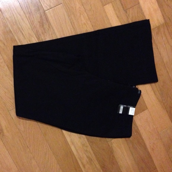 🎉SALE🎉 NY & Co. Black Manhattan Chino