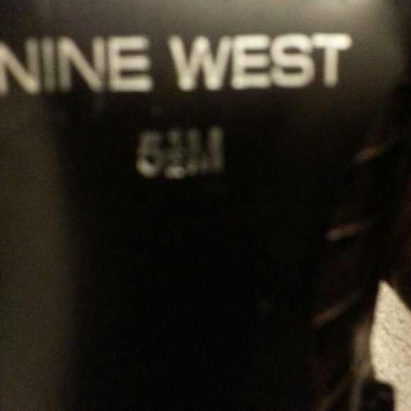 Chocolate brown knee high boots - Picture 3 of 3