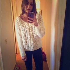 Vintage Inspired Creme Cable Knot Sweater💜