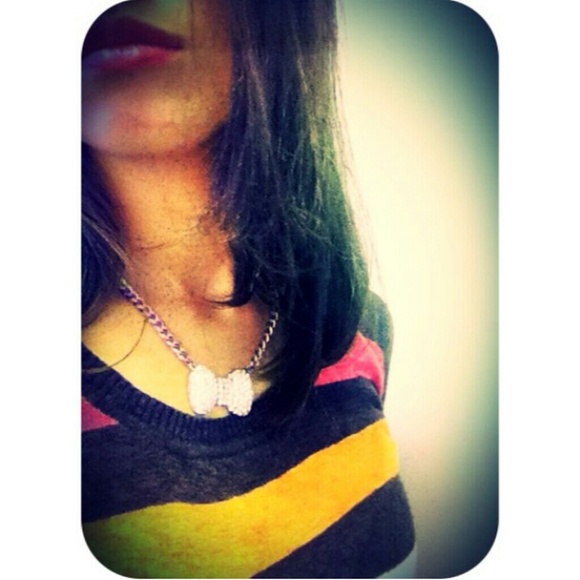 Bow rhinestone necklace