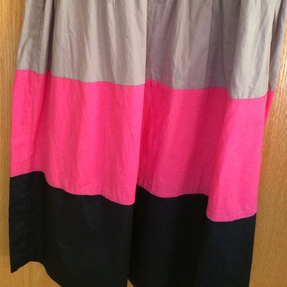 Cute dress - Picture 2 of 3