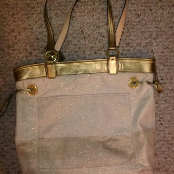 Authentic Coach Beachy Purse - Picture 4 of 4