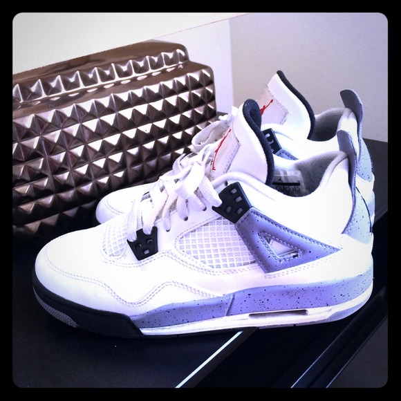 Air Jordan 4 Retro