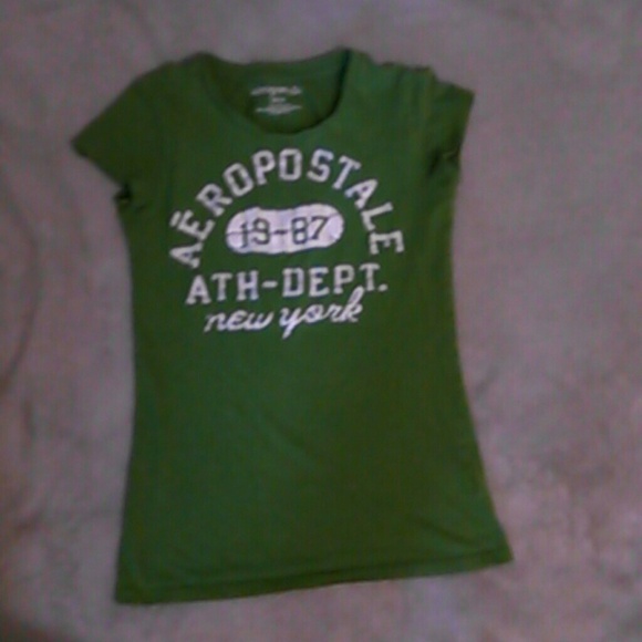 Green Aeropostale shirt