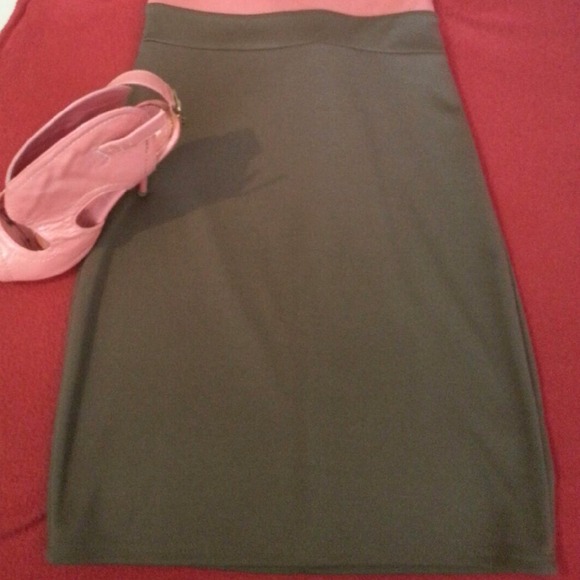 Dress - Picture 2 of 8