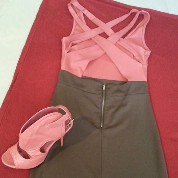 Dress - Picture 3 of 8