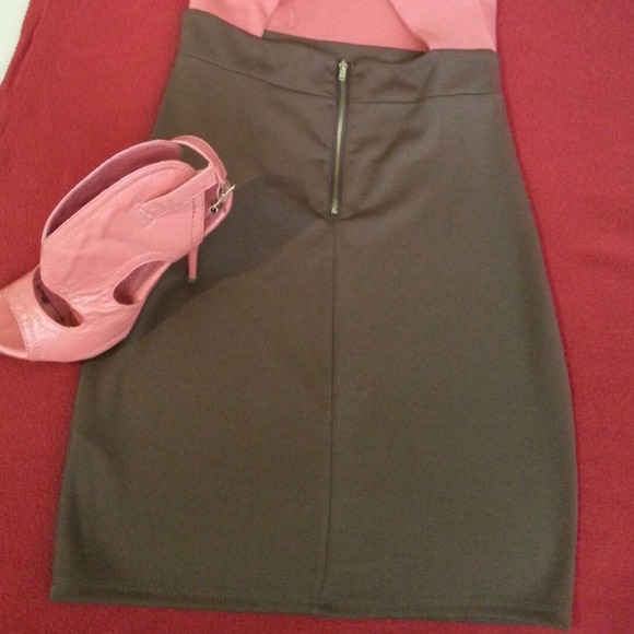 Dress - Picture 4 of 8