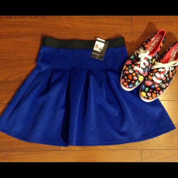 Gorgeous NWT blue skirt by silence and noise! - Picture 2 of 2