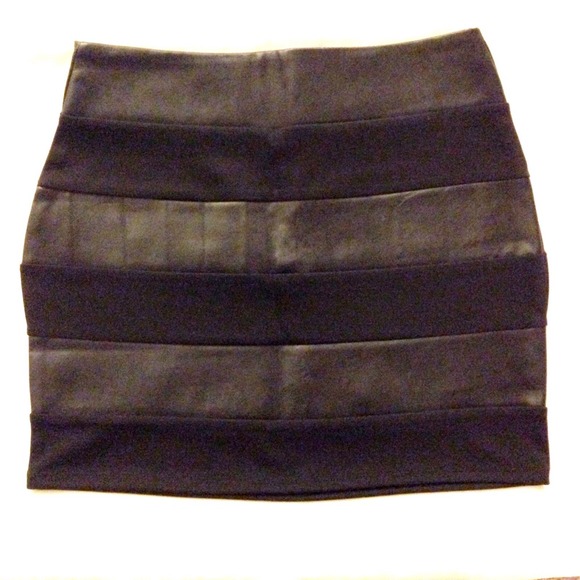 Forever 21 Skirts - Brand NEW* Forever21 black skirt w leather details Forever 21 Skirts - Brand NEW* Forever21 black skirt w leather details