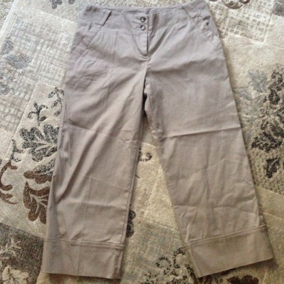 Capri pants!?