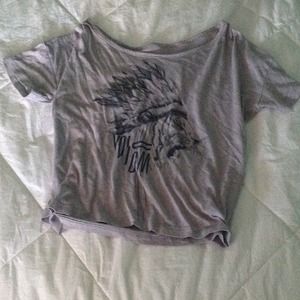 grey t shirt