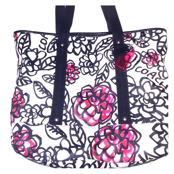 Large poppy coach tote
