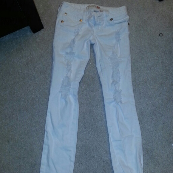White destroyed jeans