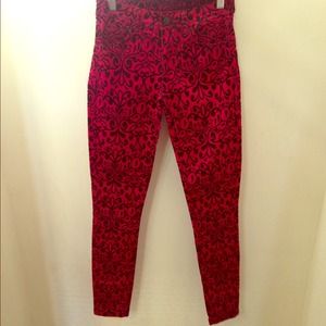 Black and red pattern skinny pants