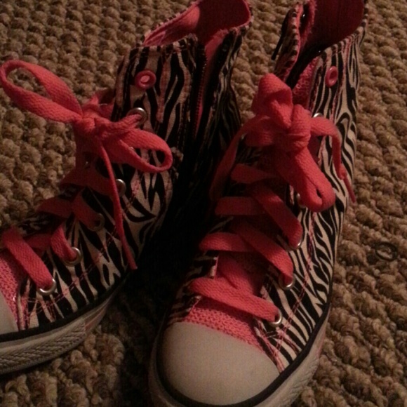 High top Skechers shoe - Picture 3 of 3
