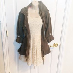 *REDUCED* Olive green jacket!