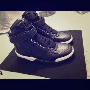 Brand new Givenchy men's sneaker