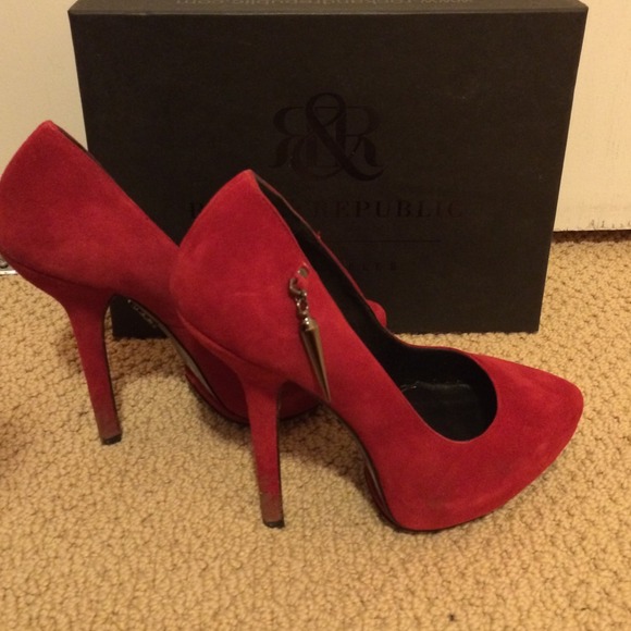Rock & Republic red suede heels