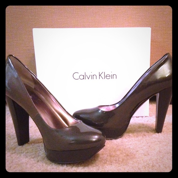 Calvin Klein Carley Patent Pump Black - Never Worn