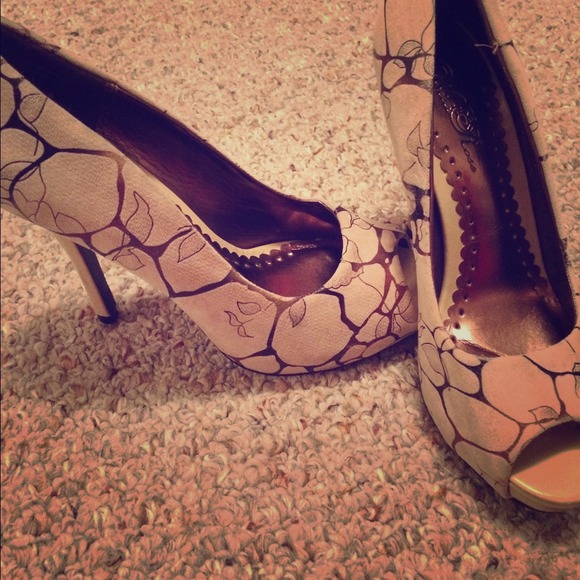 Tan heels