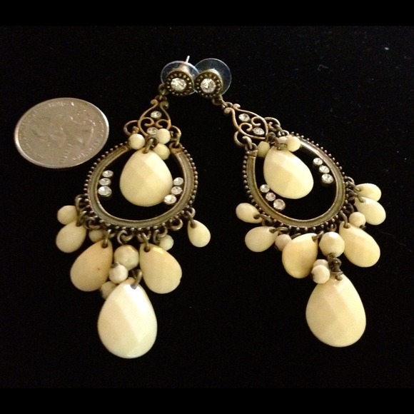 Bold & beautiful coming at you! - Picture 2 of 4