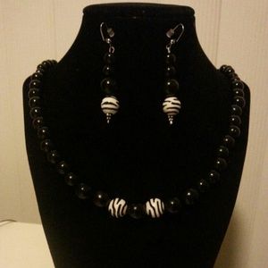 Black & Zebra Print Beaded Necklace & Earring Set