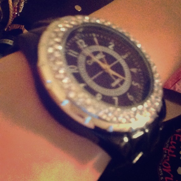 SOLD> - Picture 1 of 2