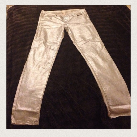 🔴SOLD🔴Gold skinny jeans in perfect conditions - Picture 2 of 2