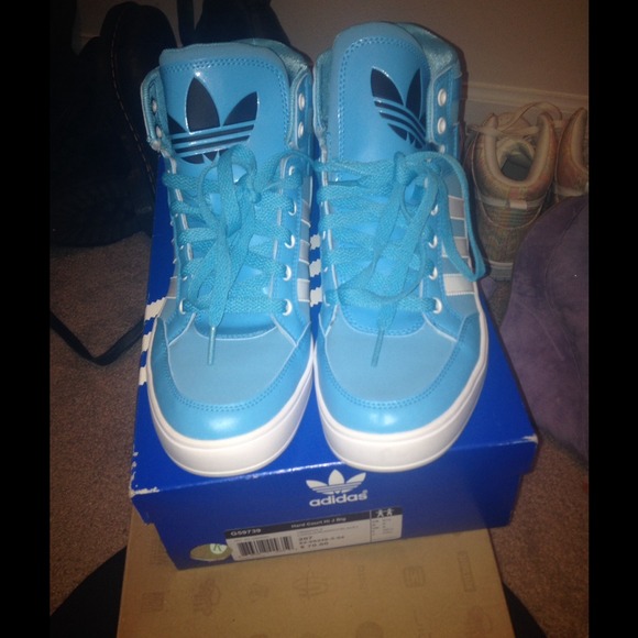 Adidas hard court baby blue 6.5Y