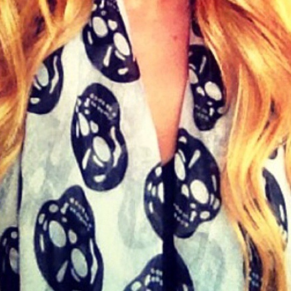 Silk Skull Scarf💀