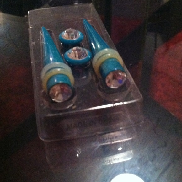 Gauge and tapir set